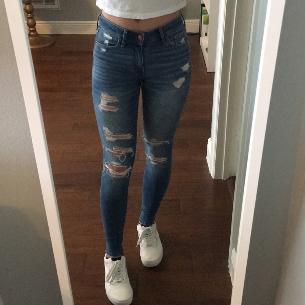 A&F medium wash ripped skinny jeans